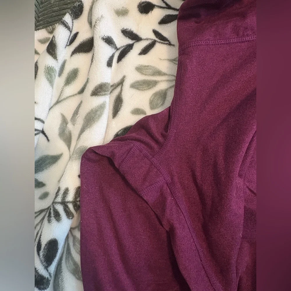 Ideology purple leggings and matching shirt - Picture 5 of 8